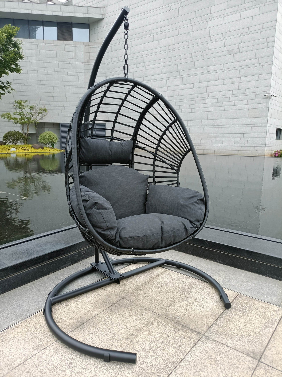 Outdoor Indoor PE Wicker Hanging Egg Chair With Cushion