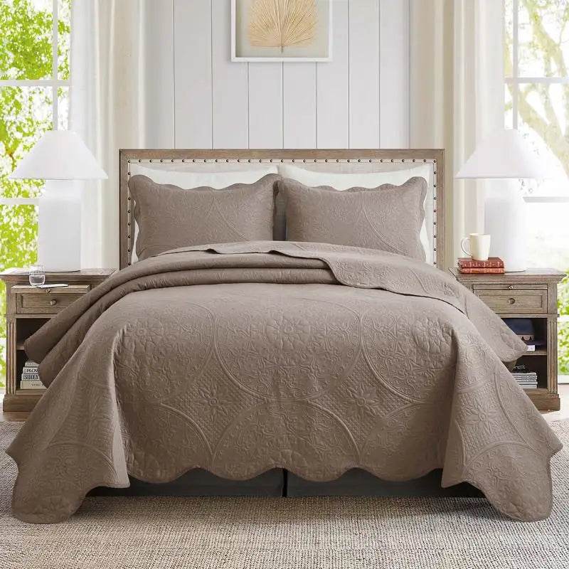 3-Piece Reversible Microfiber Quilt Bedding Set - Sleep Galleria