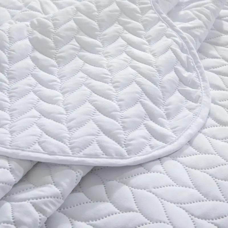 3-Piece Reversible Microfiber Quilt Bedding Set - Sleep Galleria