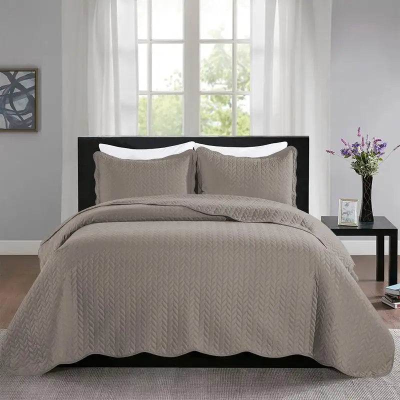 3-Piece Reversible Microfiber Quilt Bedding Set - Sleep Galleria