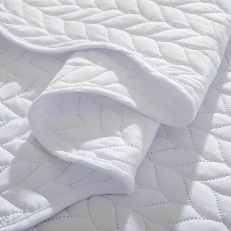 3-Piece Reversible Microfiber Quilt Bedding Set - Sleep Galleria