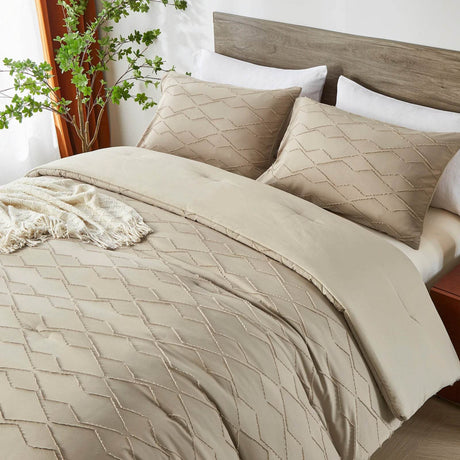 Extra Soft 3 - Piece Microfiber Quilt And Pillowcase Set - Calmora - Sleep Galleria