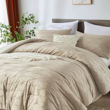 Extra Soft 3 - Piece Microfiber Quilt And Pillowcase Set - Calmora - Sleep Galleria