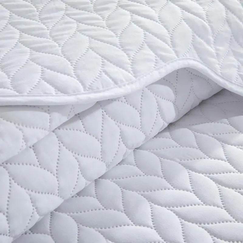 3 - Piece Reversible Microfiber Quilt Bedding Set - Dreams White Label - Sleep Galleria