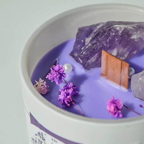 Amber Scented Soy Wax Candle With Healing Crystals - Driftwood - Sleep Galleria